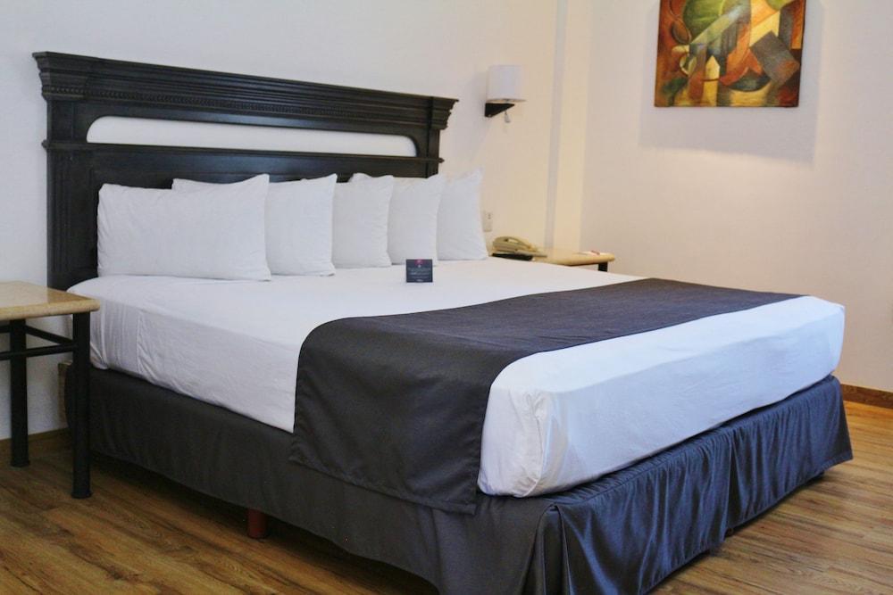 Victoria Express Hotel 4*
