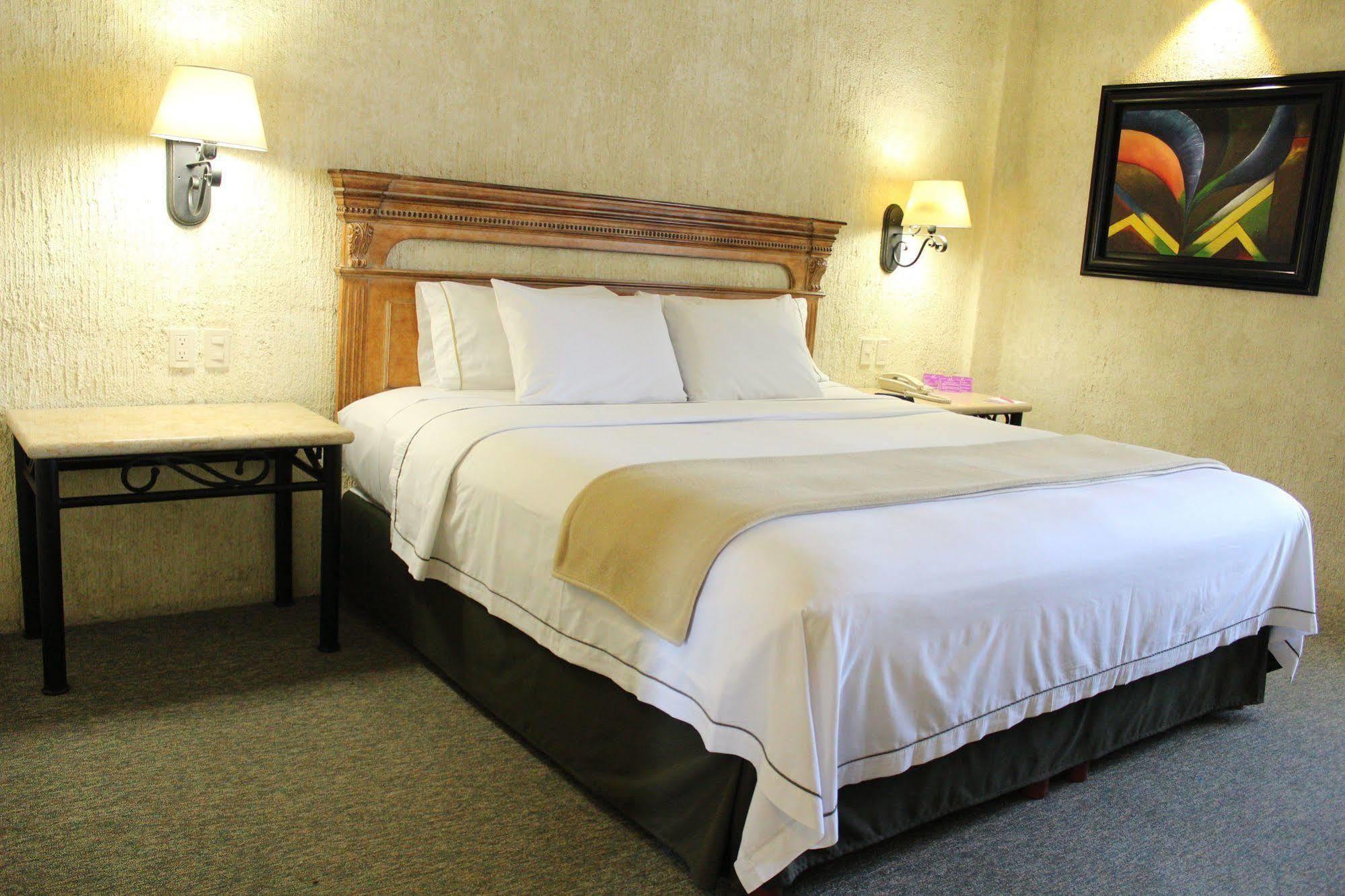 Victoria Express Hotel